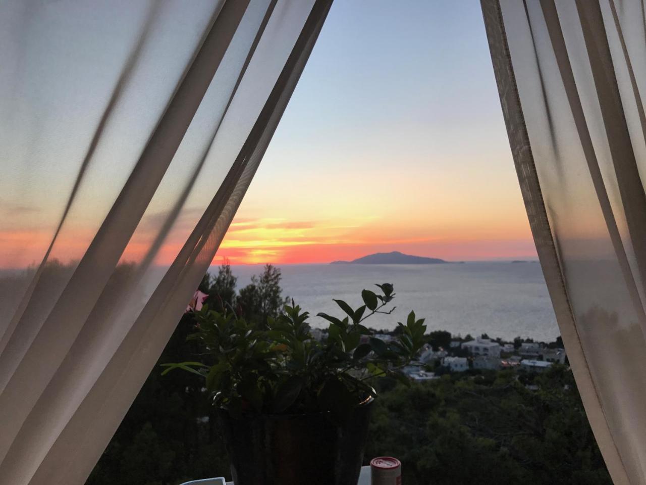 Monte Solaro Couette-café 2*